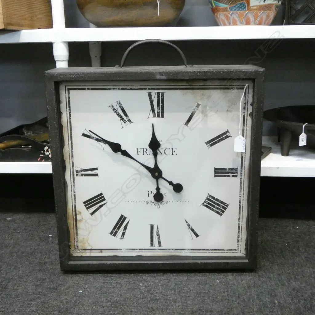 DE FRANCE PARIS CLOCK IN METAL CASE Image 1++