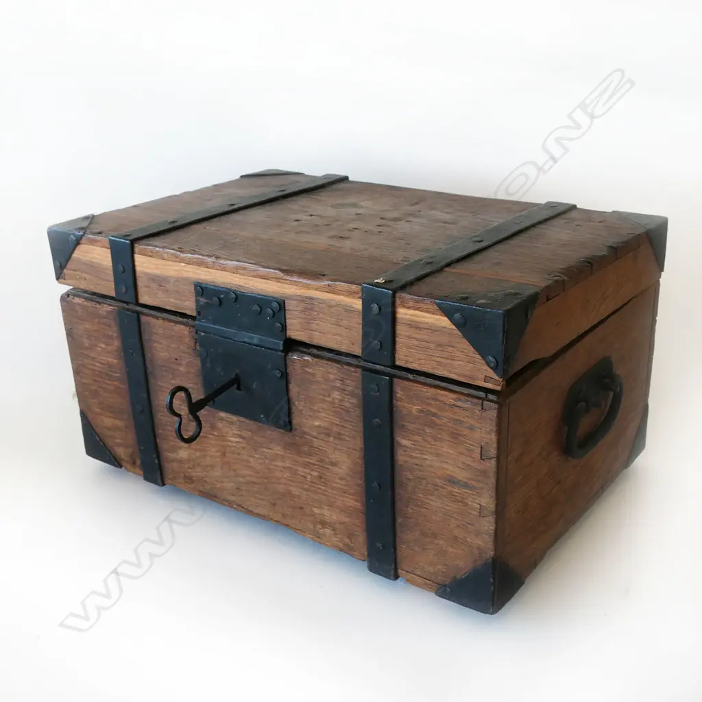 SM ANTIQUE WOODEN IRON BOUND SEA CHEST, w KEY & FALSE LOCK, 480 x 320 x 260mm Image 1++