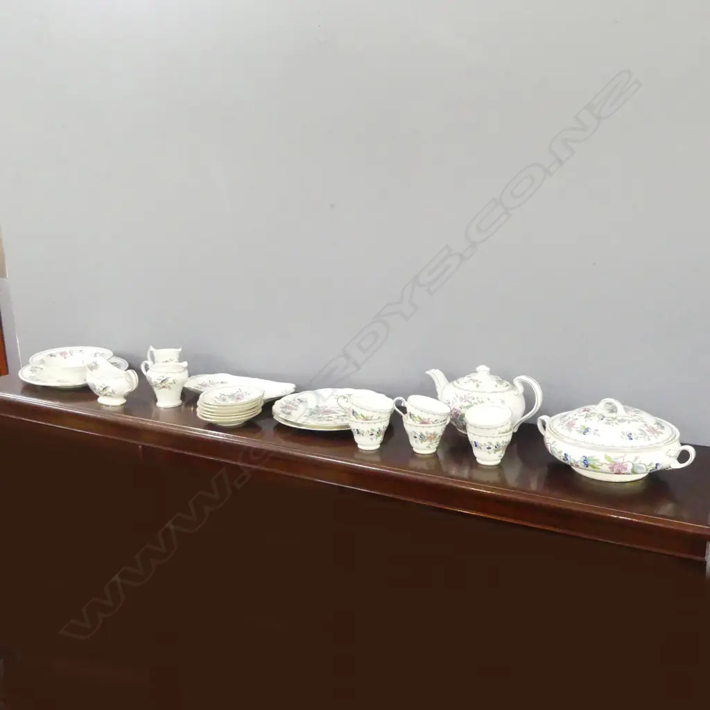 AYNSLEY 'PEMBROKE' PART DINNER / TEA SERVICE Image 1++