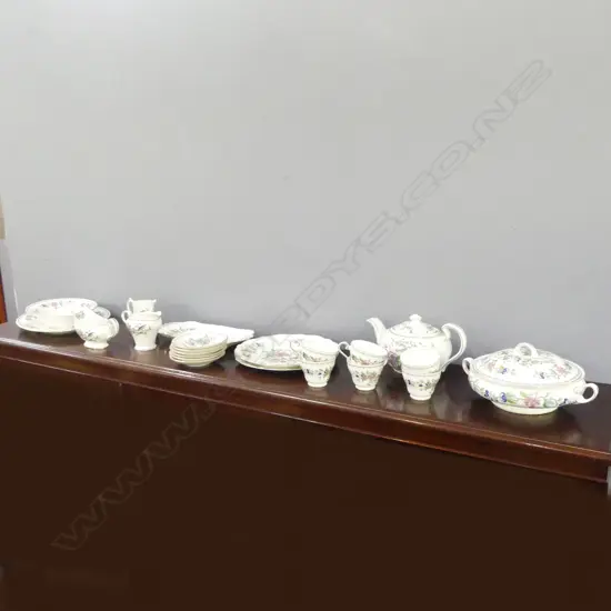 AYNSLEY 'PEMBROKE' PART DINNER / TEA SERVICE