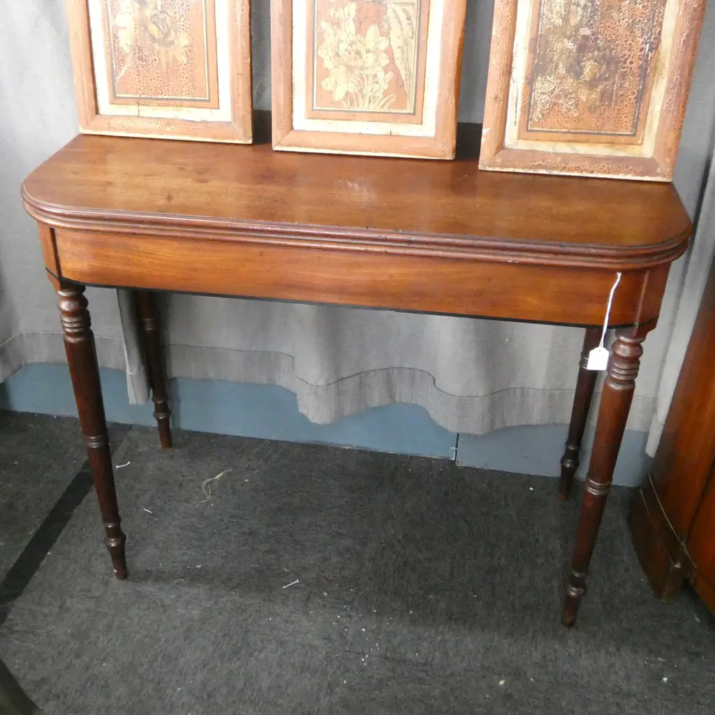 VICTORIAN MAHOGANY SUPPER TABLE Image 1++