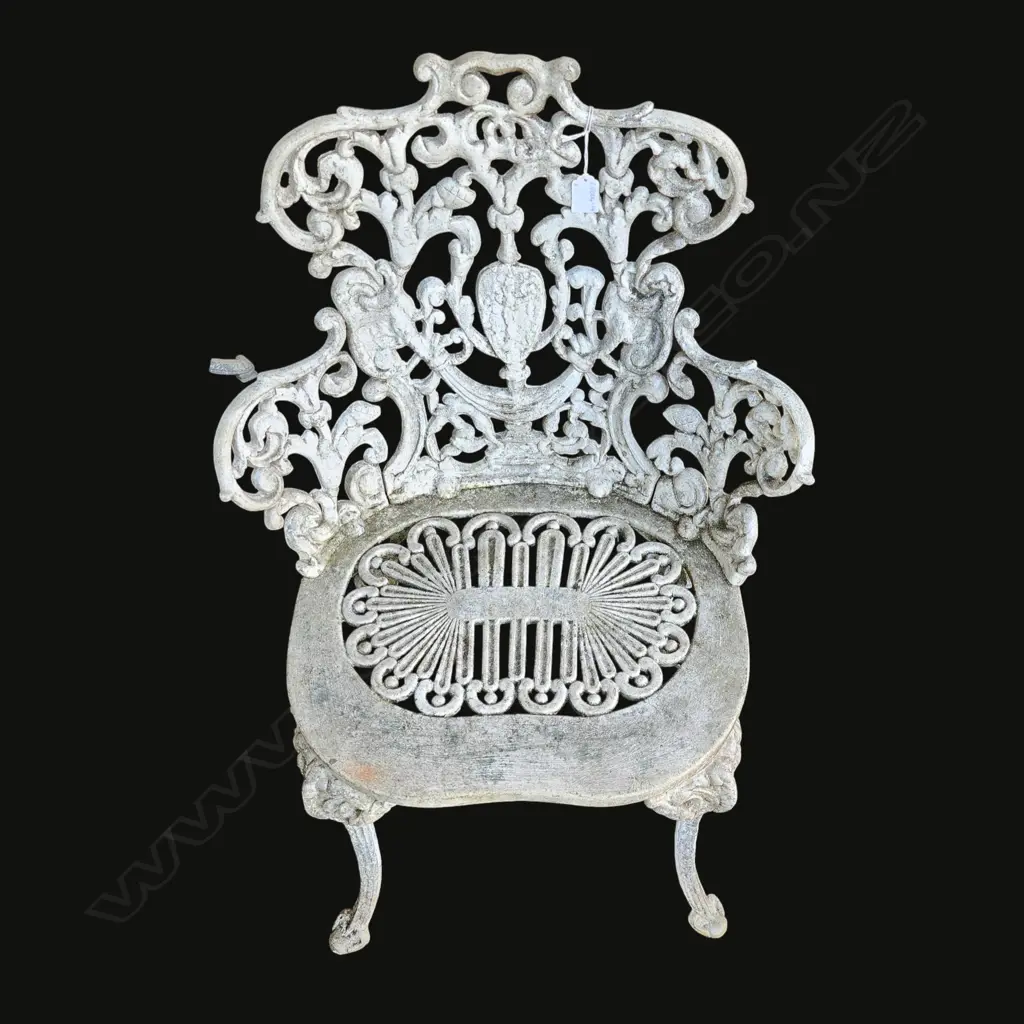 HEAVY VINTAGE WROUGHT IRON GARDEN TABLE AND TWO CHAIRS Image 1++