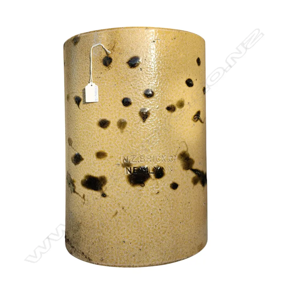 N.Z. BRICK CO. NEW LYNN CHIMNEY POT Image 1++