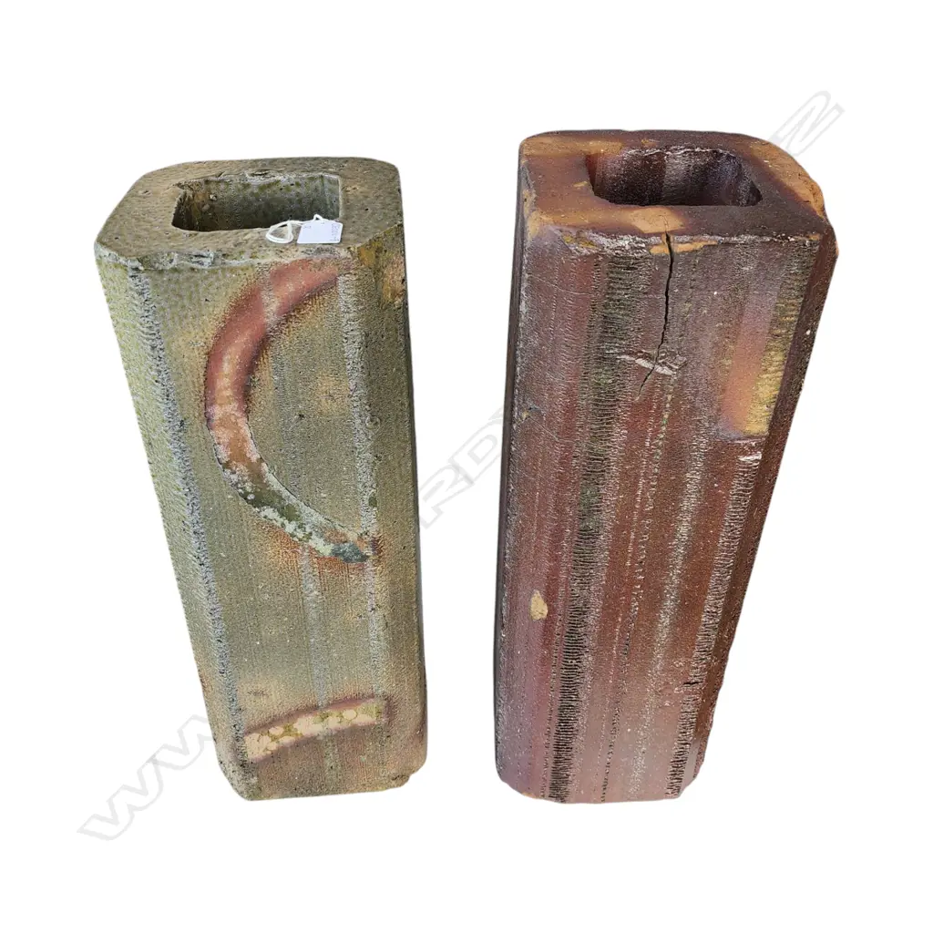 TWO CARDER BROS. POTTERY HOUSE PILES H.510mm Image 1++