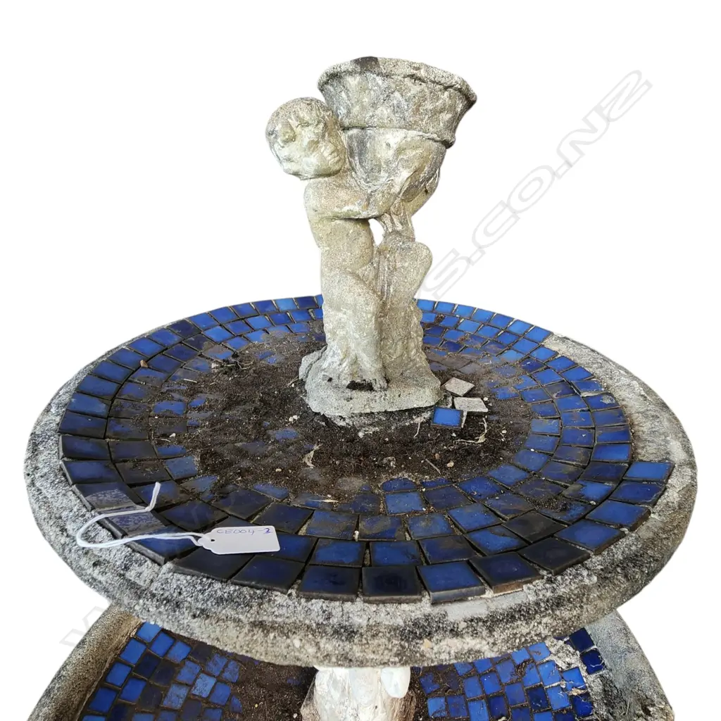 CONCRETE GARDEN POT/GLASS INSULATOR/OLD TWO LEVEL FOUNTAIN (faulted) Image 1++