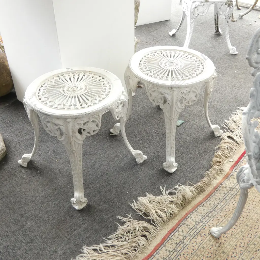 2 OUTDOOR CAST ALLUMINIUM  WHITE PAINTED STOOLS H Image 1++