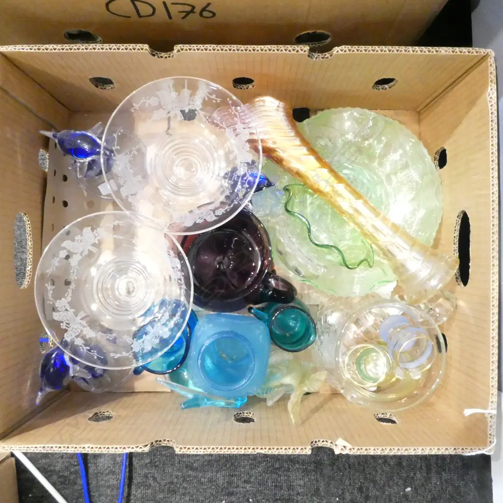 BOX OF CRYSTAL COMPORTS COLOURED GLASS GLASS FISH ORNS ETC Image 1++