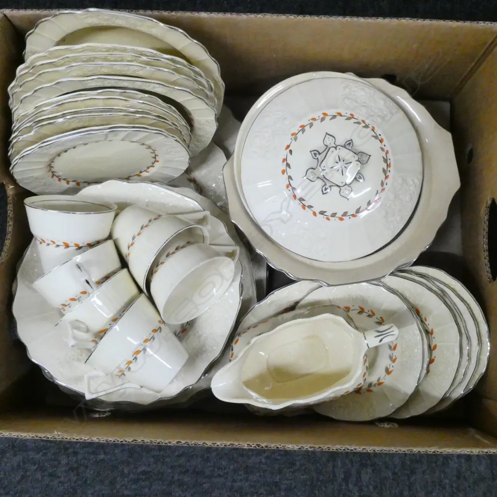 DECO MYOTT PART DINNER SERVICE Image 1++