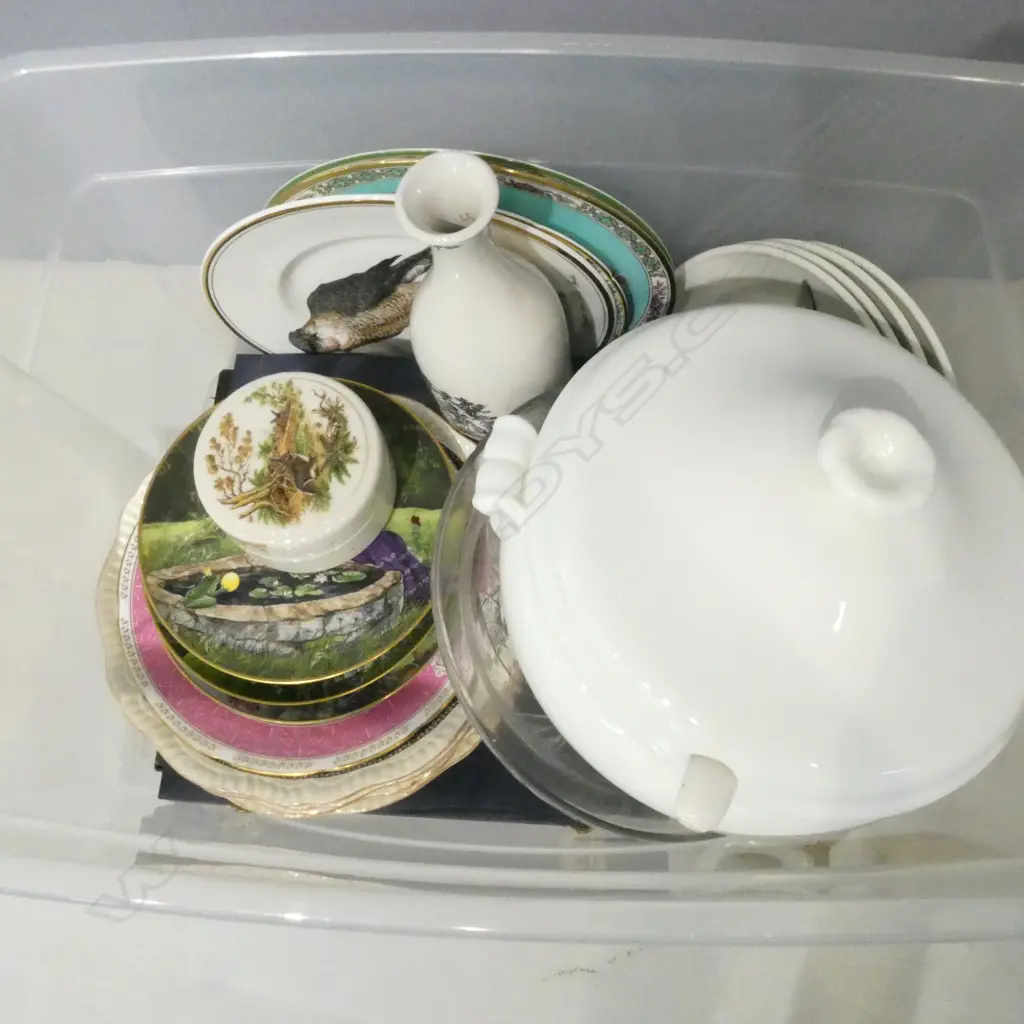 ASST. COLLECTABLE PLATES, TUREEN ETC Image 1++