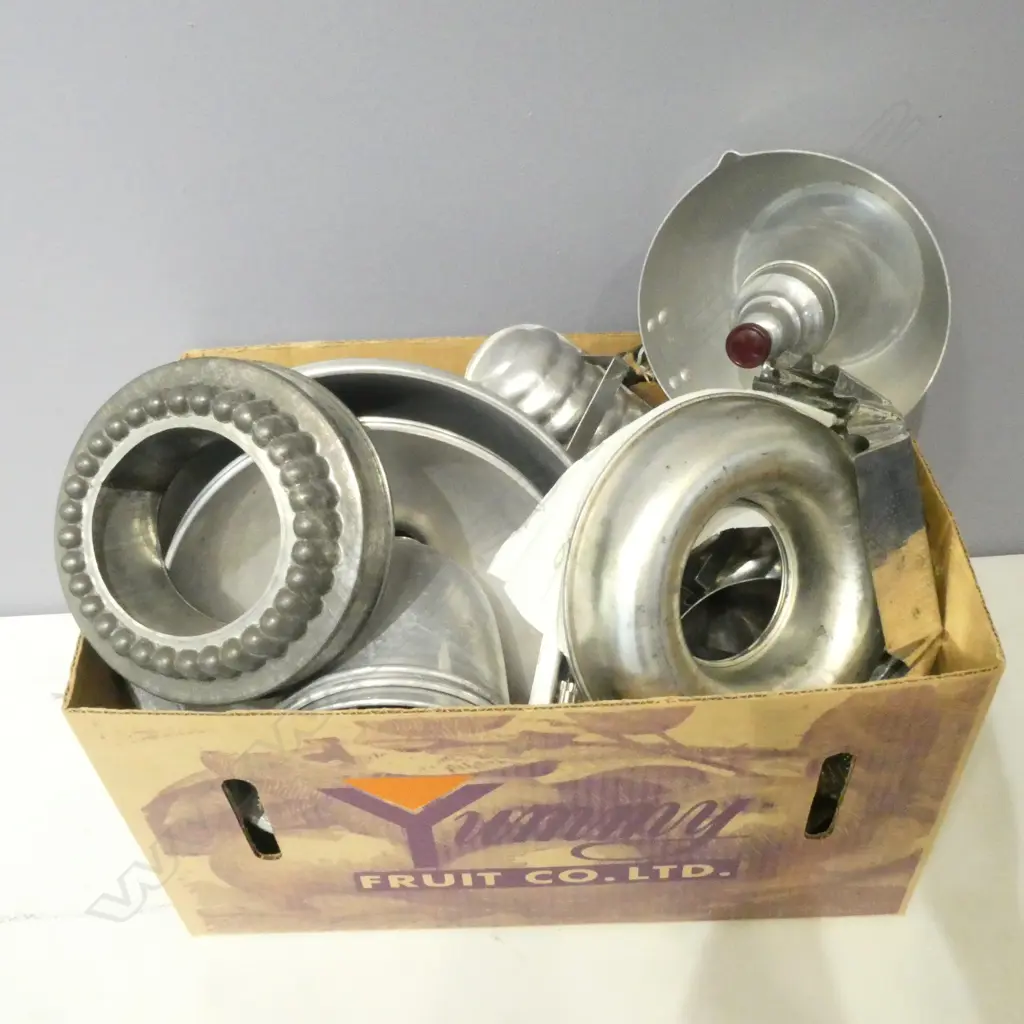 ASST. VINTAGE ALUMINIUM FOOD MOULDS etc Image 1++