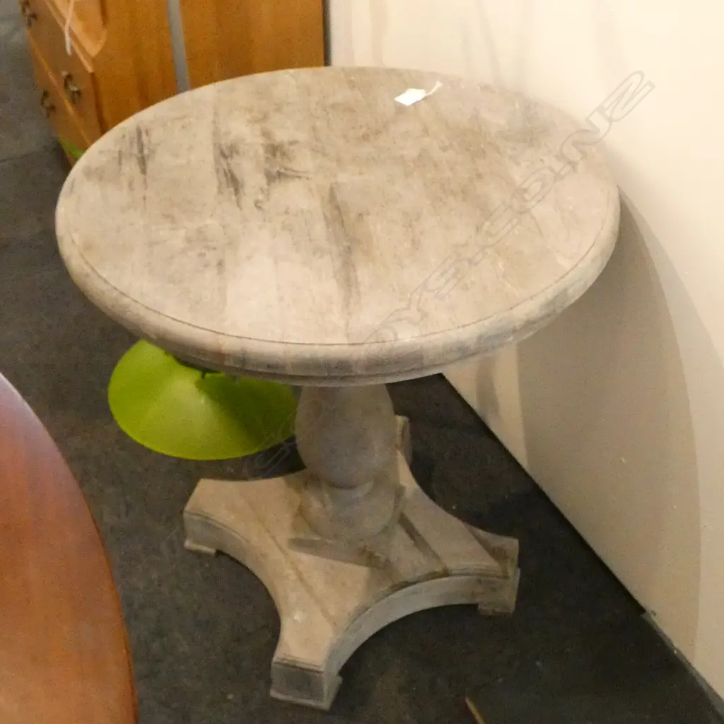 WOODEN TABLE H640mm, 600mm dia Image 1++
