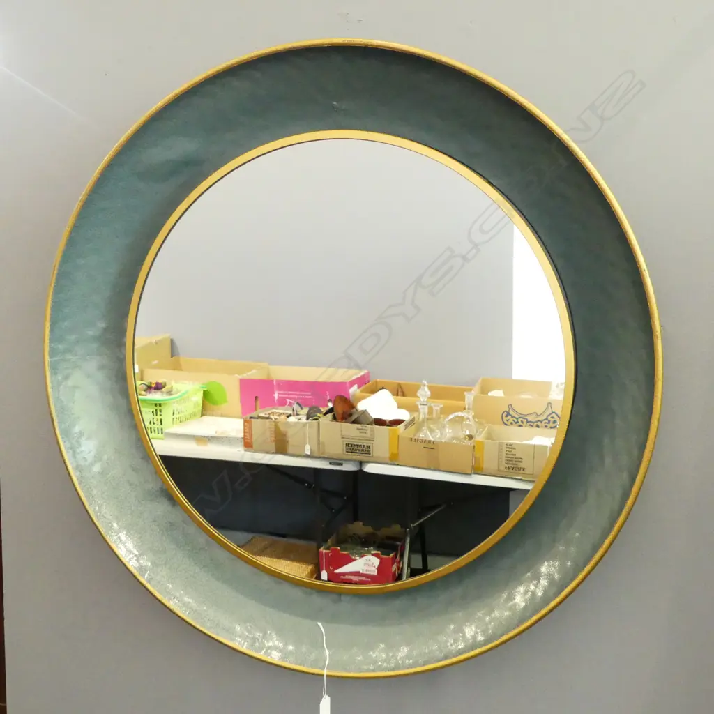 LG MODERN MIRROR 880mm dia Image 1++