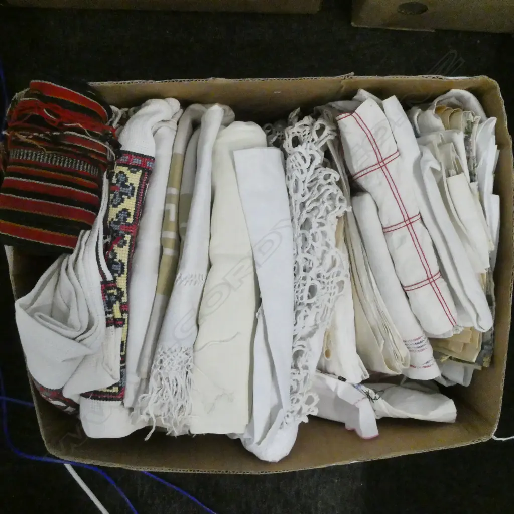 VINTAGE LINENS Image 1++