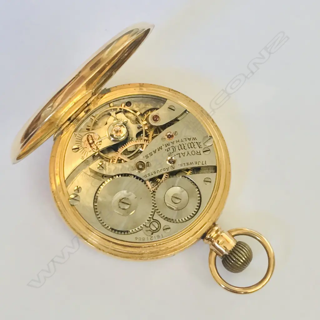 18ct gold hunter Waltham pocket watch Image 1++