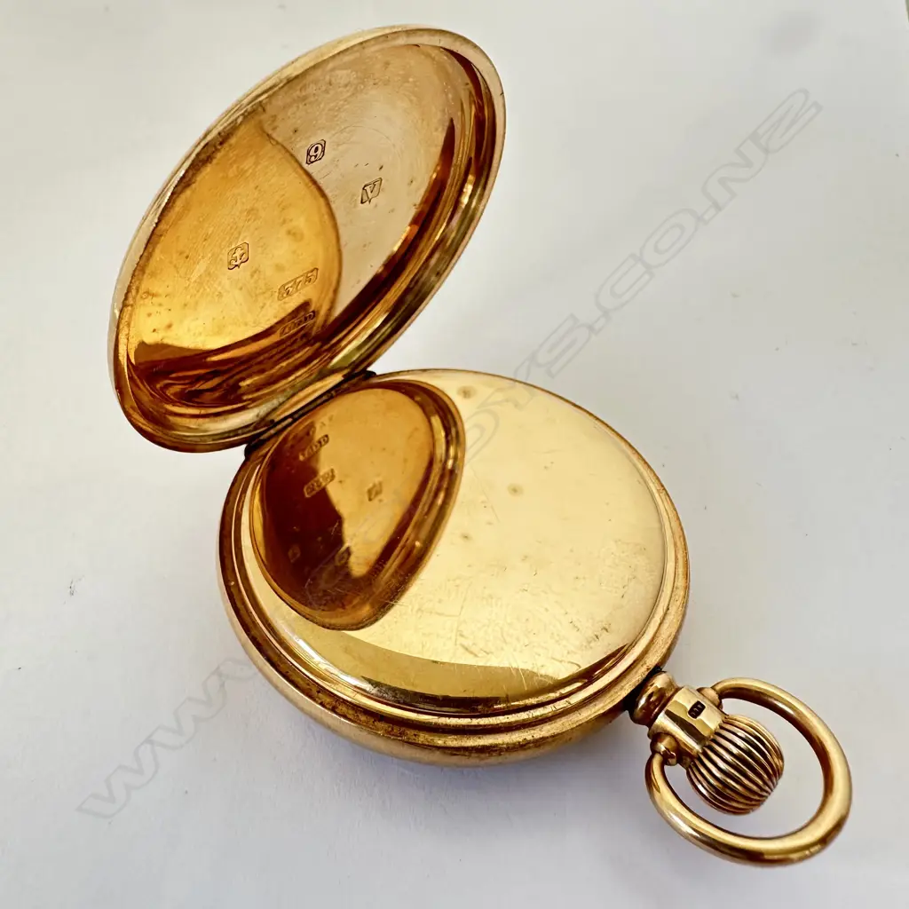 9ct gold open face pocket watch by American Waltham Watch Co., Waltham, USA, number 23734864, Image 1++
