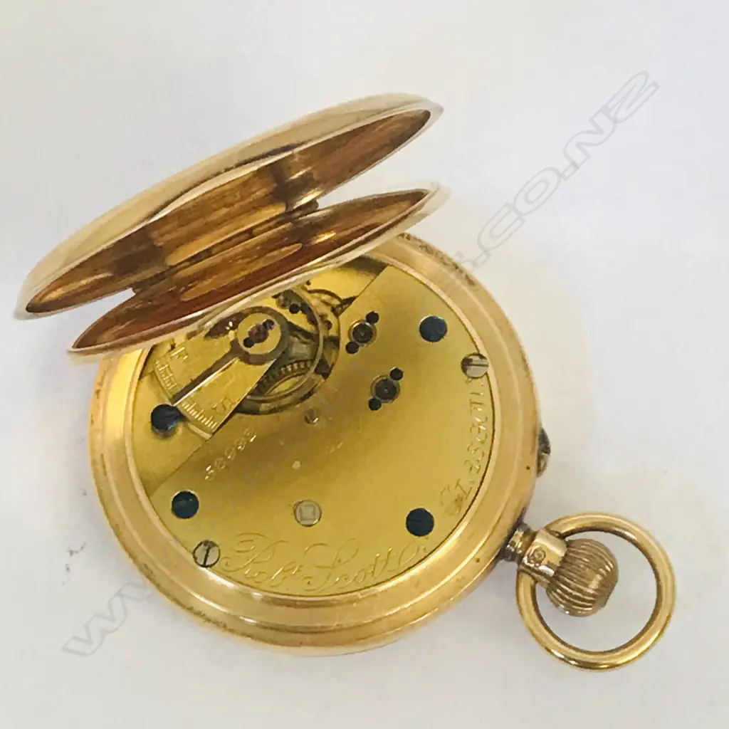 Lady’s 18ct gold half hunter pocket watch Robert Scott Glasgow, number 56992, Image 1++