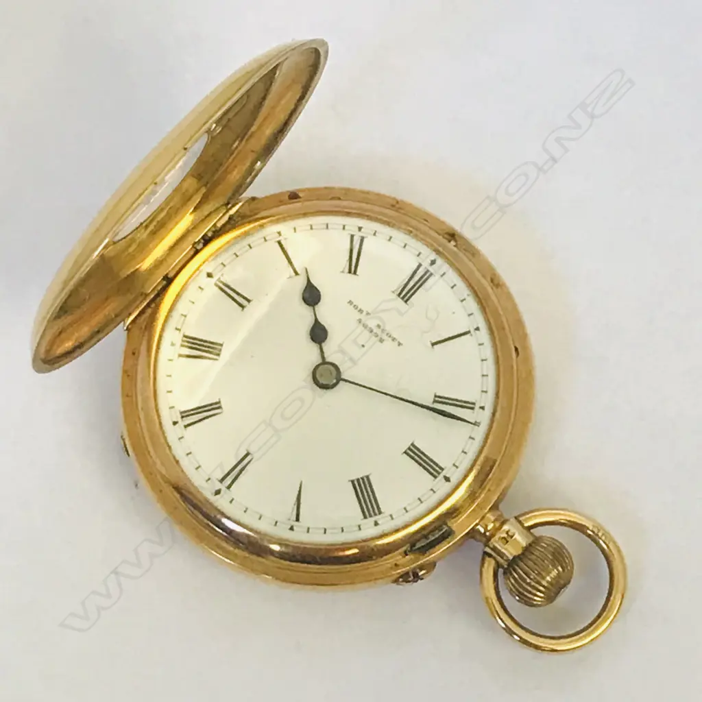 Lady’s 18ct gold half hunter pocket watch Robert Scott Glasgow, number 56992, Image 1++