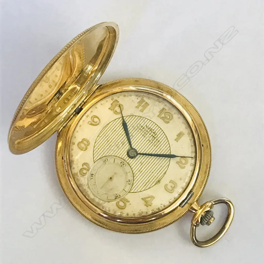 18ct gold slim cased hunter pocket watch, signed 'Vulcain Chronometre, Noord & Zu' Image 1++