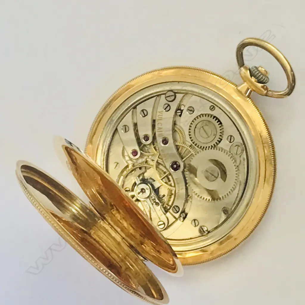 18ct gold slim cased hunter pocket watch, signed 'Vulcain Chronometre, Noord & Zu' Image 1++