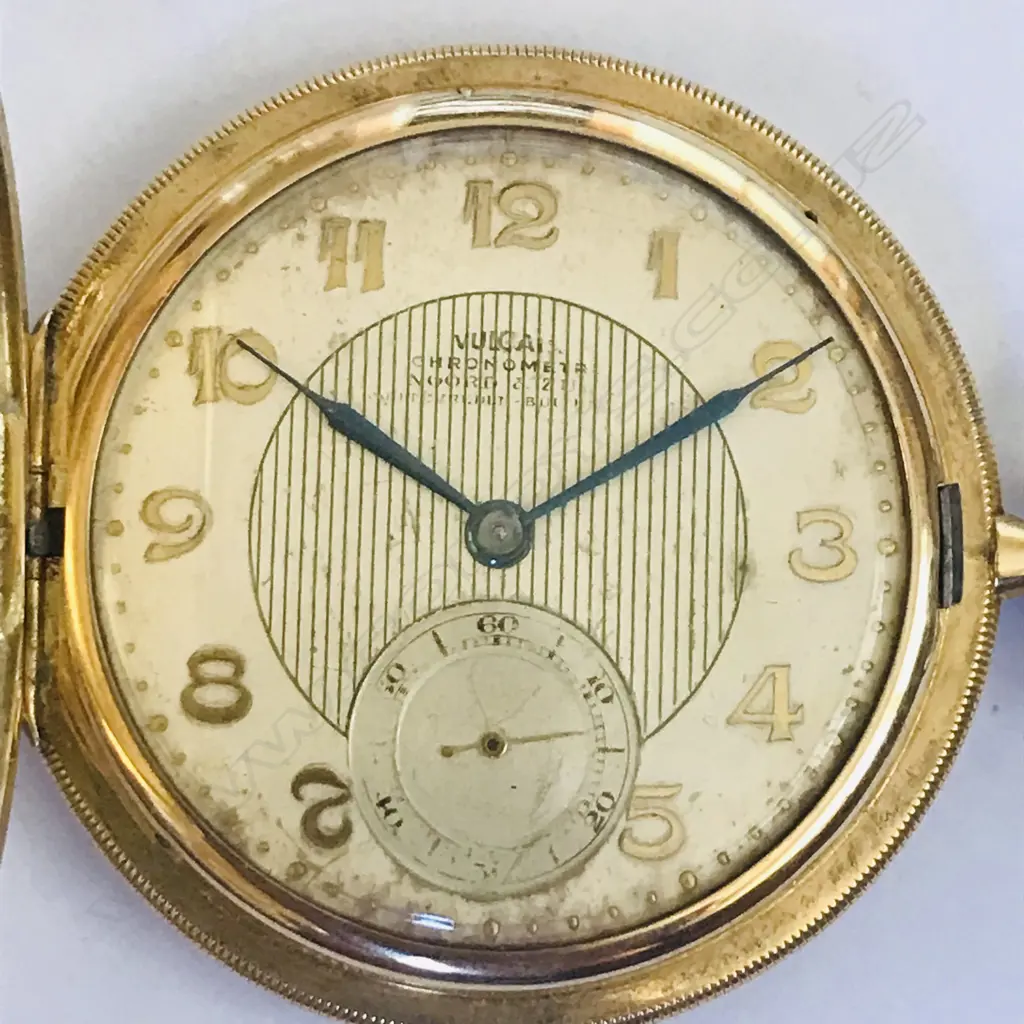 18ct gold slim cased hunter pocket watch, signed 'Vulcain Chronometre, Noord & Zu' Image 1++