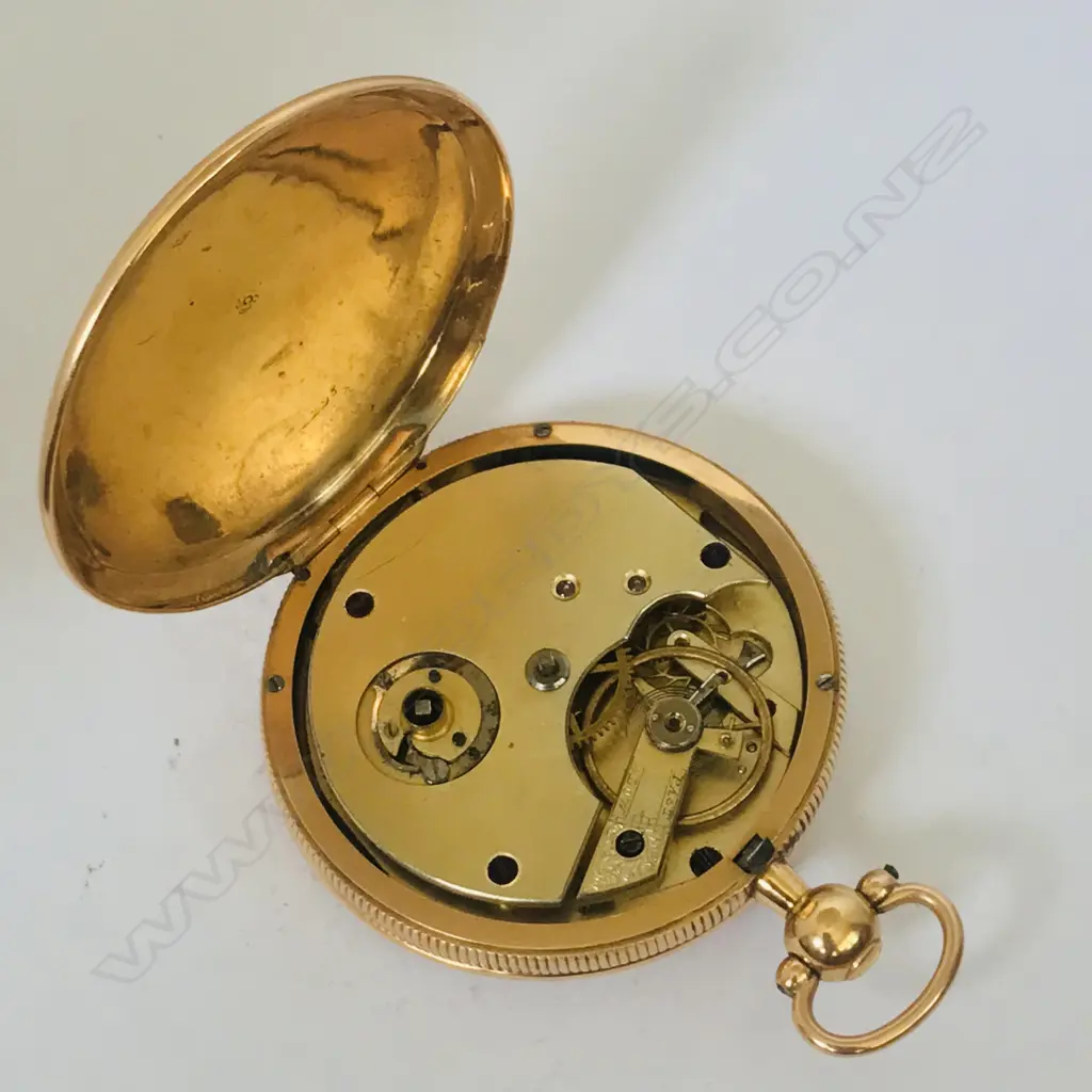 Unmarked gold hunter pocket watch (tests as 14ct) Image 1++