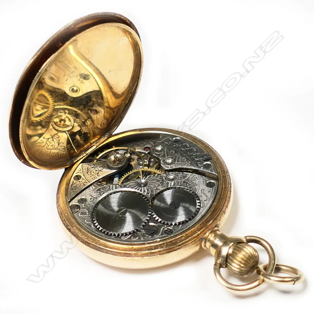A 14ct gold ladies Waltham hunter pocket watch, Image 1++