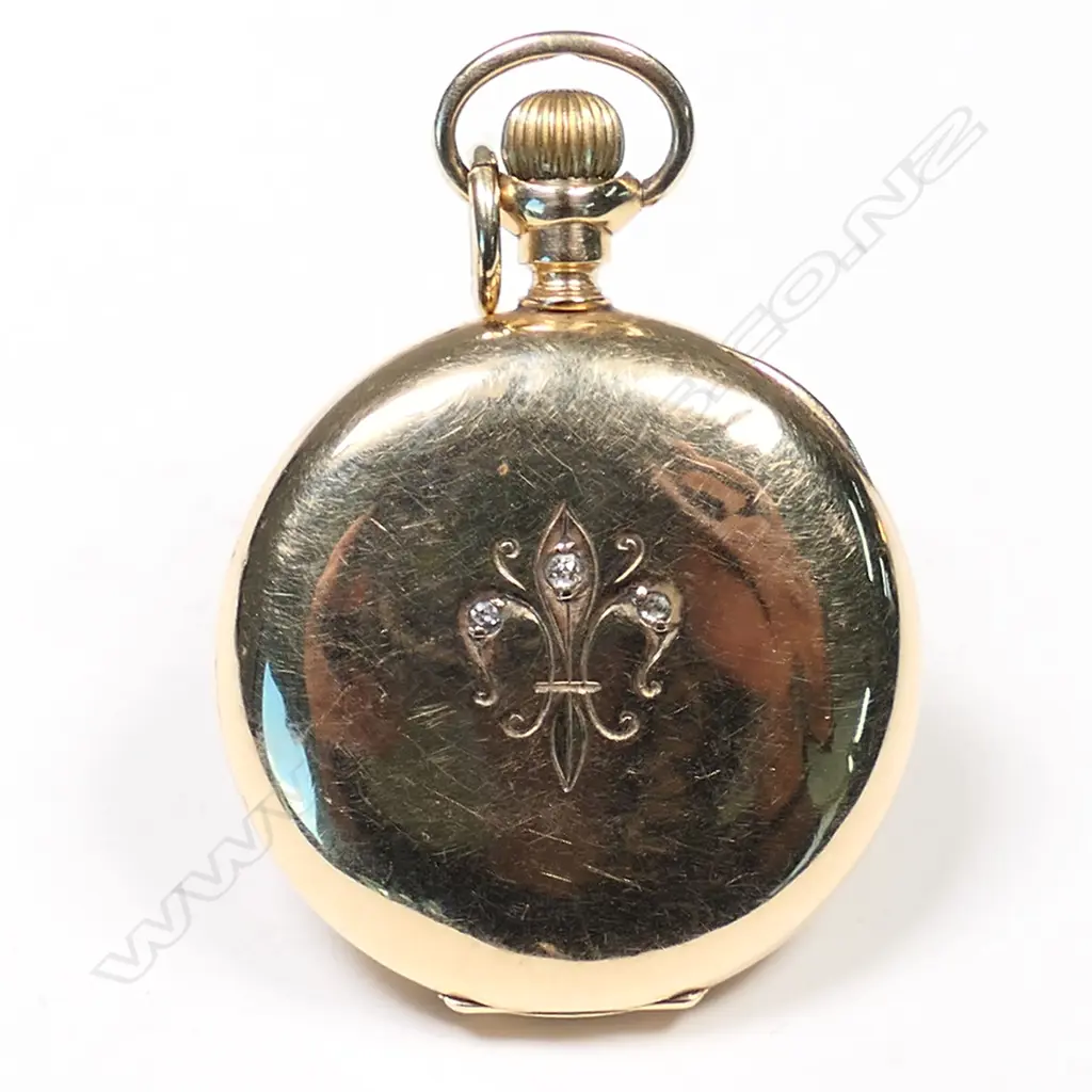 A 14ct gold ladies Waltham hunter pocket watch, Image 1++