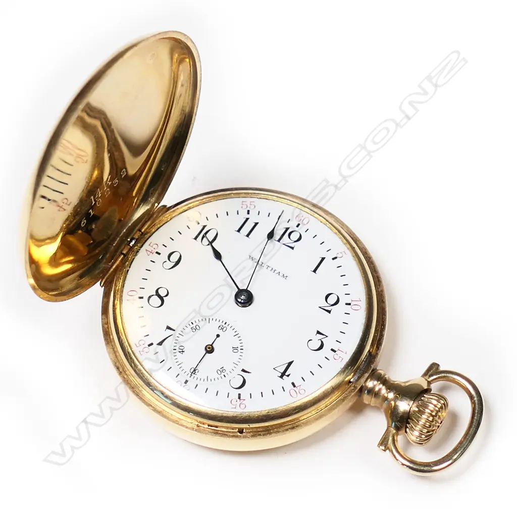 A 14ct gold ladies Waltham hunter pocket watch, Image 1++