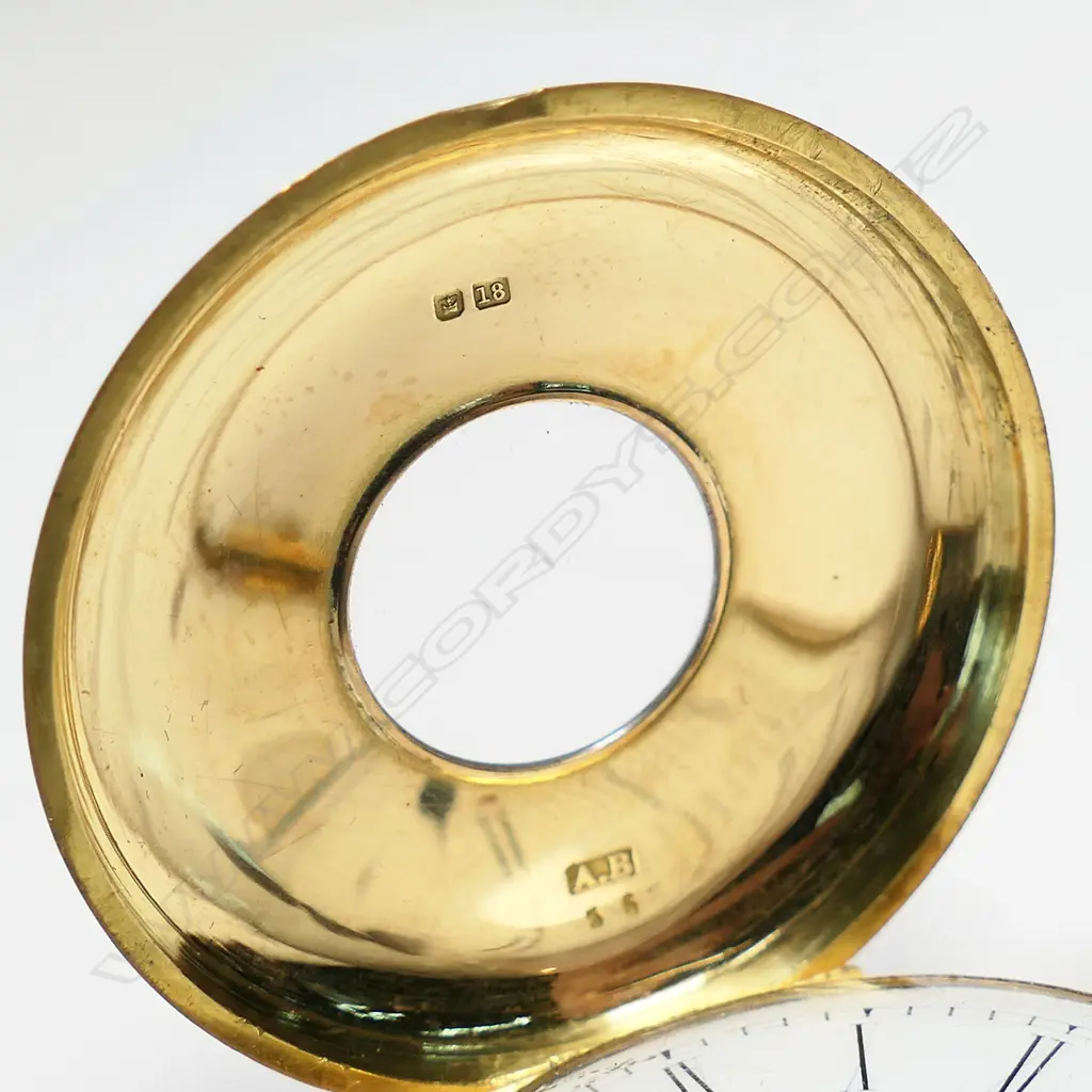 An 18ct gold Waltham half hunter mid-size pocket watch, Image 1++