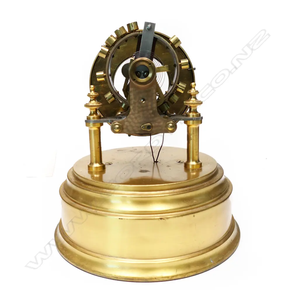 An early 20thC electromagnetic mantel timepiece by the Eureka Clock Co. Ltd, Image 1++