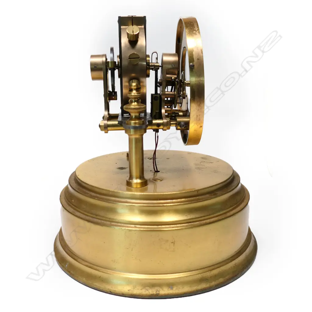 An early 20thC electromagnetic mantel timepiece by the Eureka Clock Co. Ltd, Image 1++