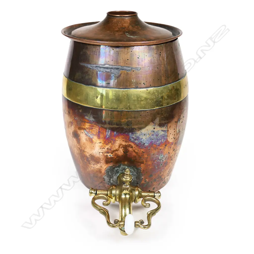 A 19thC copper and brass wine dispenser, Image 1++