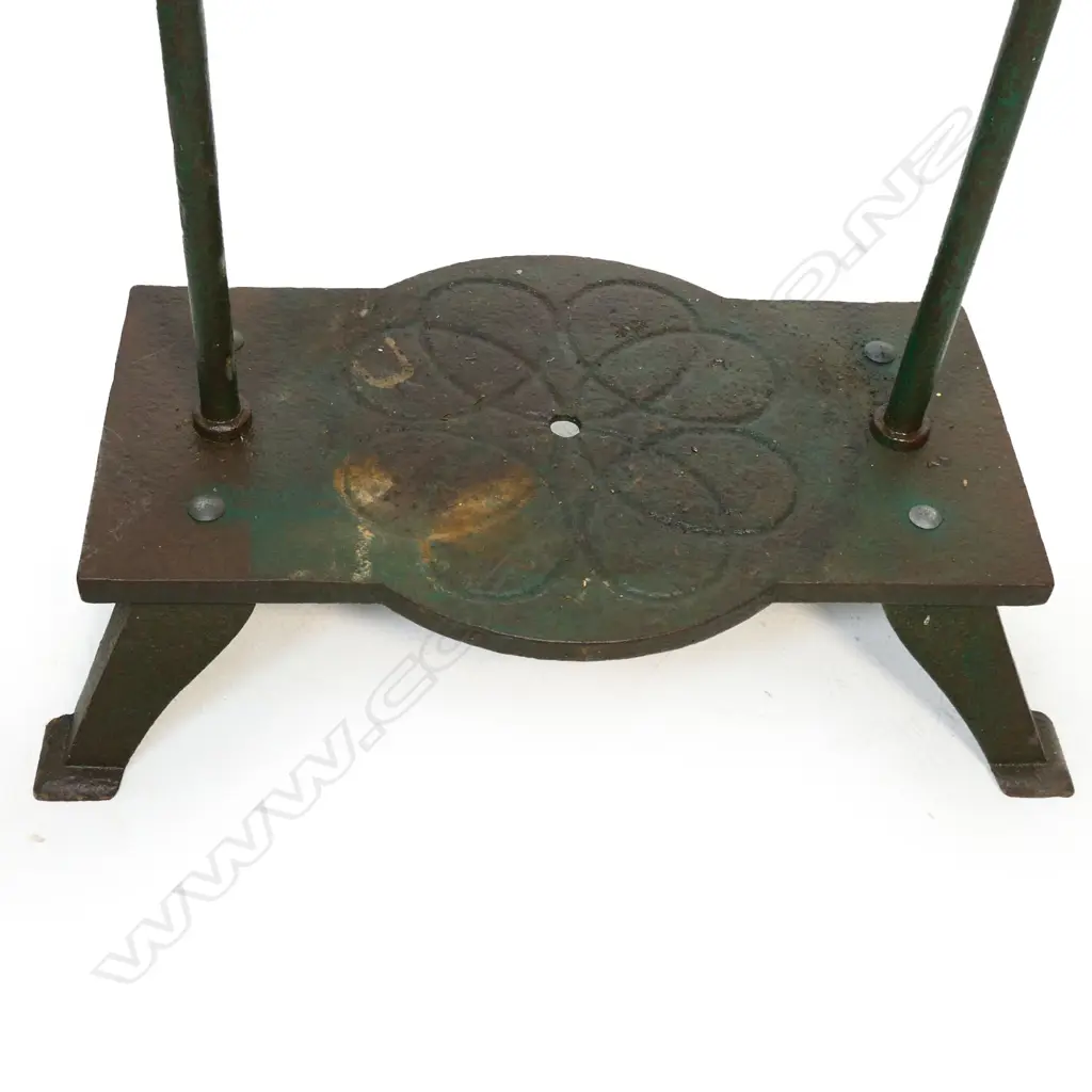 A large vintage farm made tall cast iron wine press with cage, Image 1++
