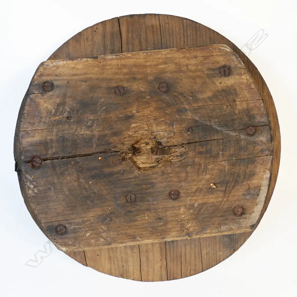 A large vintage farm made tall cast iron wine press with cage, Image 1++