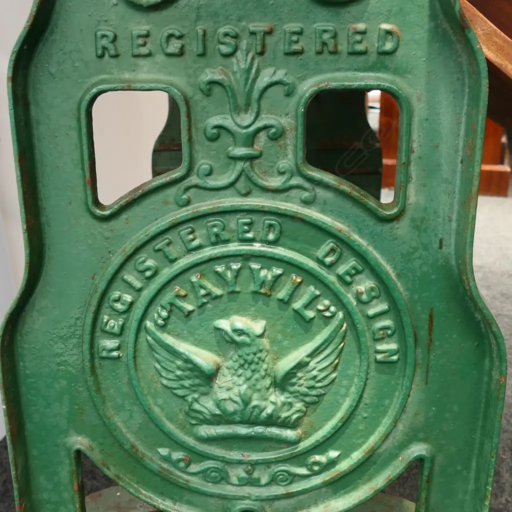A large antique cast iron wine maker's destemmer crusher, Image 1++