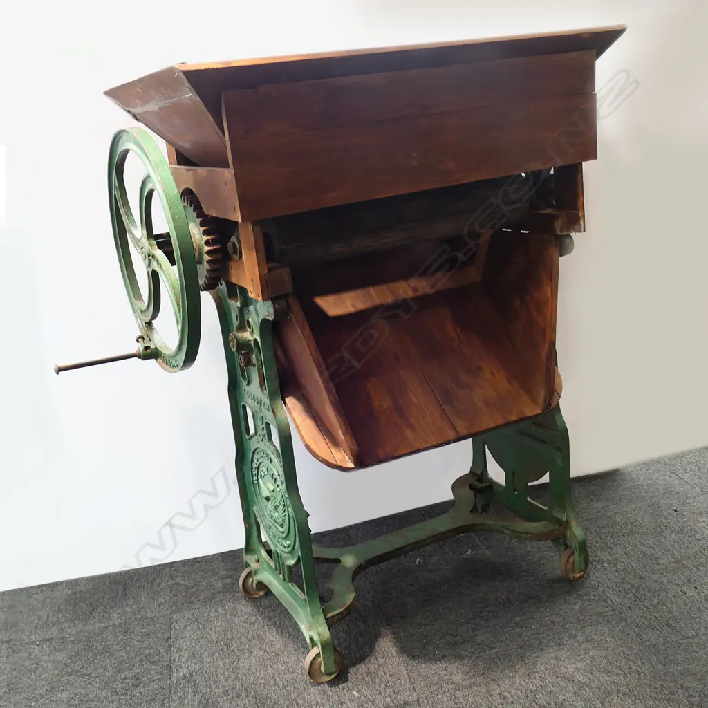A large antique cast iron wine maker's destemmer crusher, Image 1++