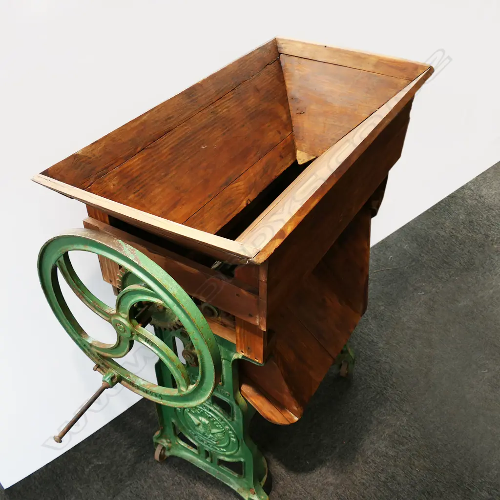 A large antique cast iron wine maker's destemmer crusher, Image 1++