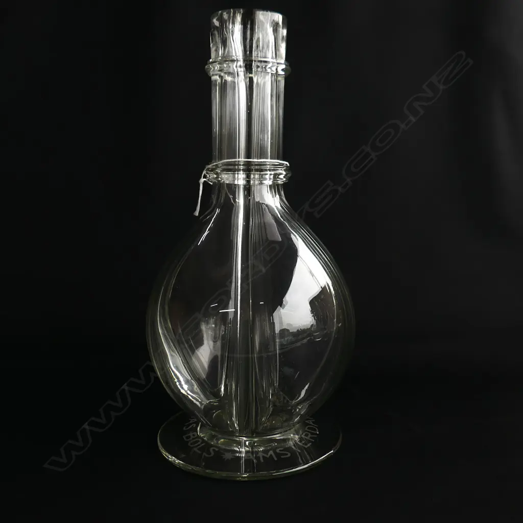 A Bols Amsterdam decanter with four chambers, Image 1++