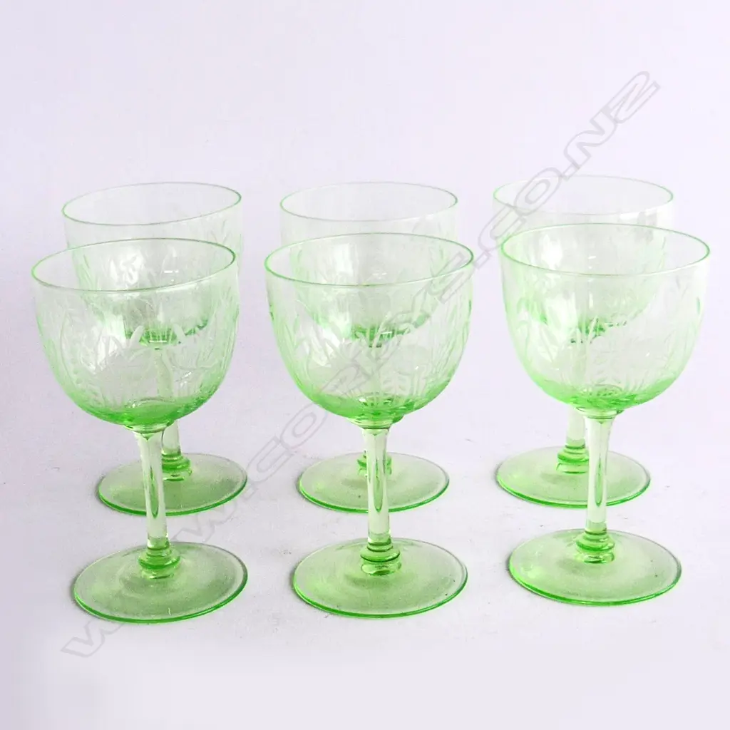 Six green radium glasses, Image 1++