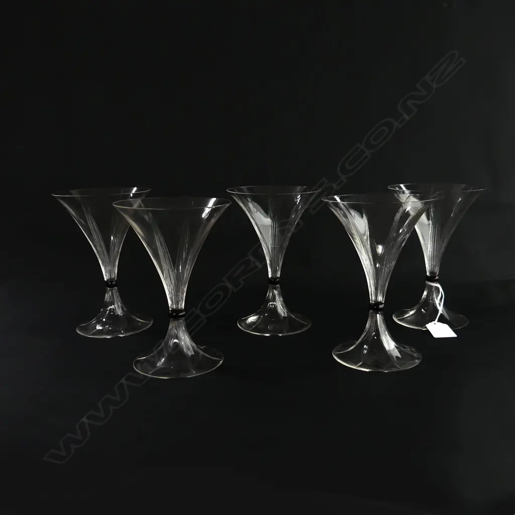 A set of five René Lalique 'Selestat' champagne glasses, Image 1++