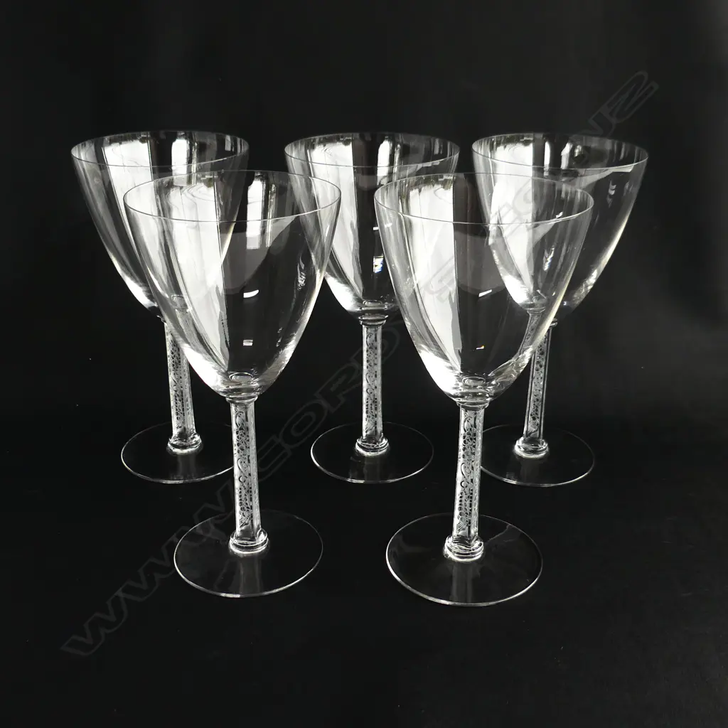 Five large Lalique wine glasses, Image 1++