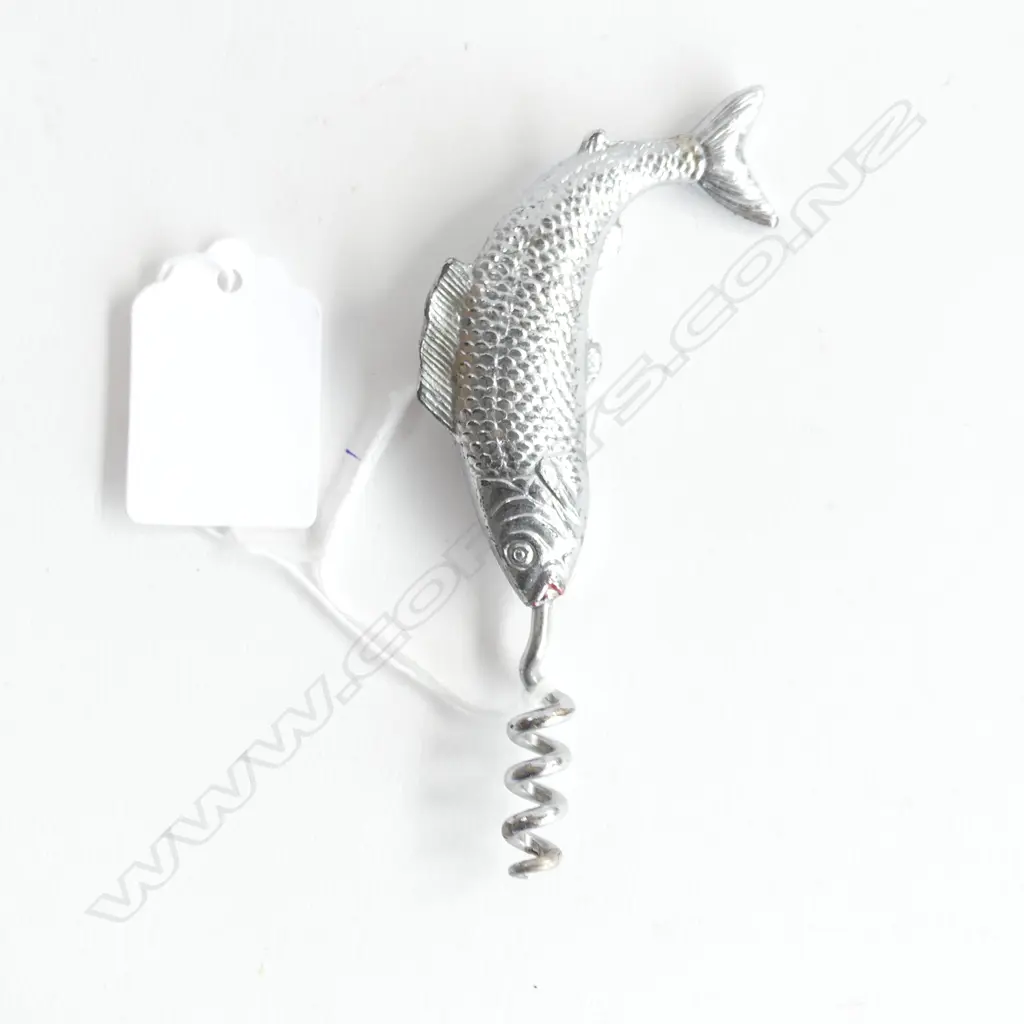 A fish corkscrew, Image 1++