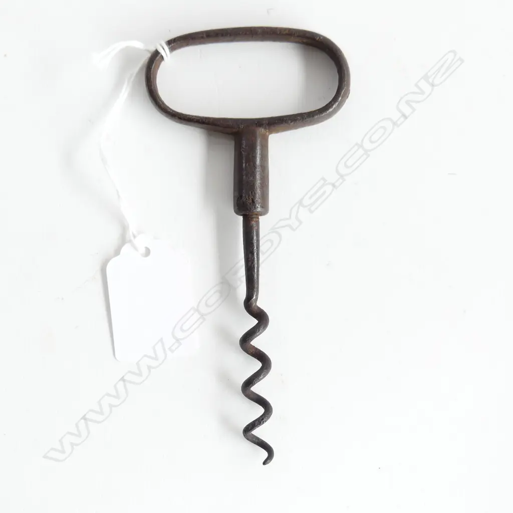 A  finger-pull corkscrew, Image 1++