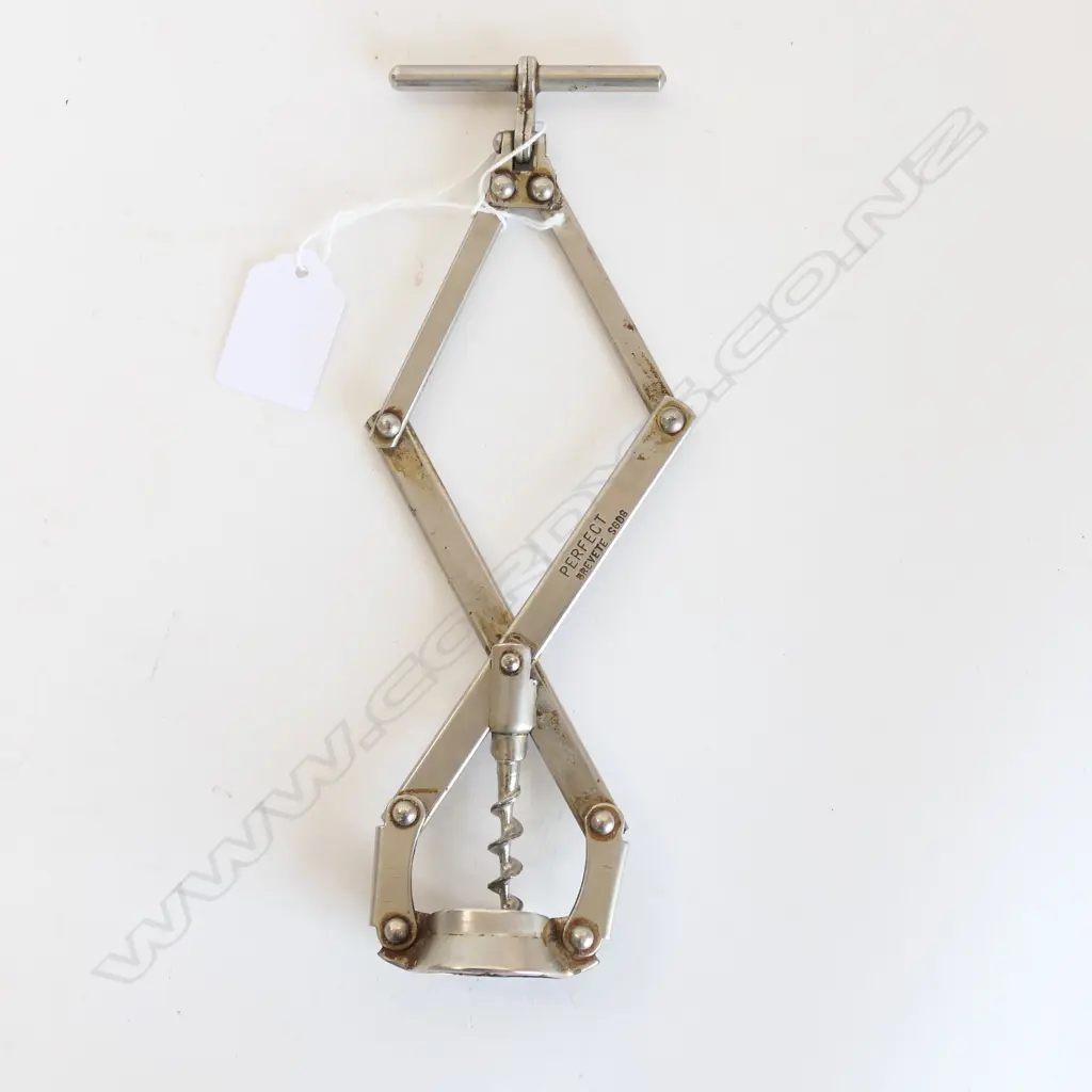 A ‘lazy tongs’ corkscrew, Image 1++