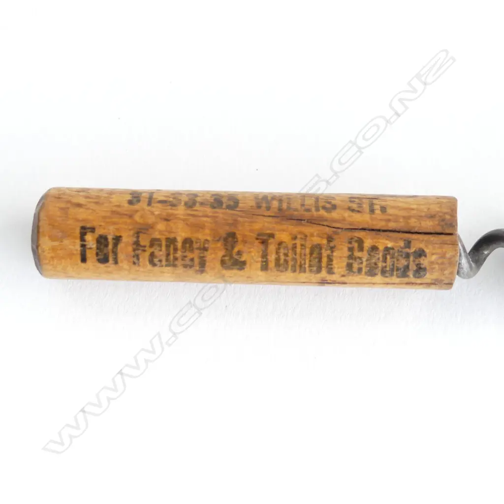 A clough corkscrew with wooden sheath, Image 1++