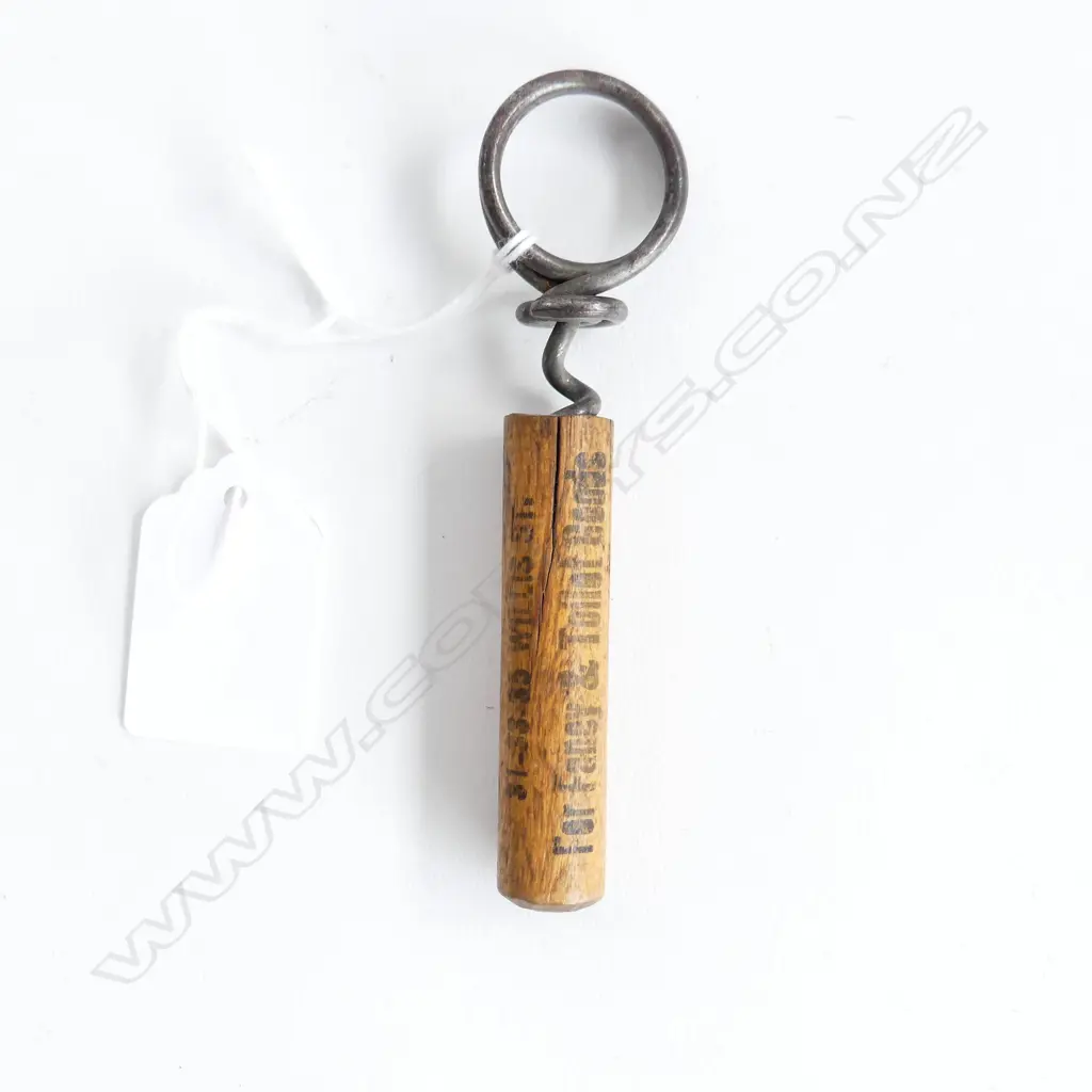 A clough corkscrew with wooden sheath, Image 1++