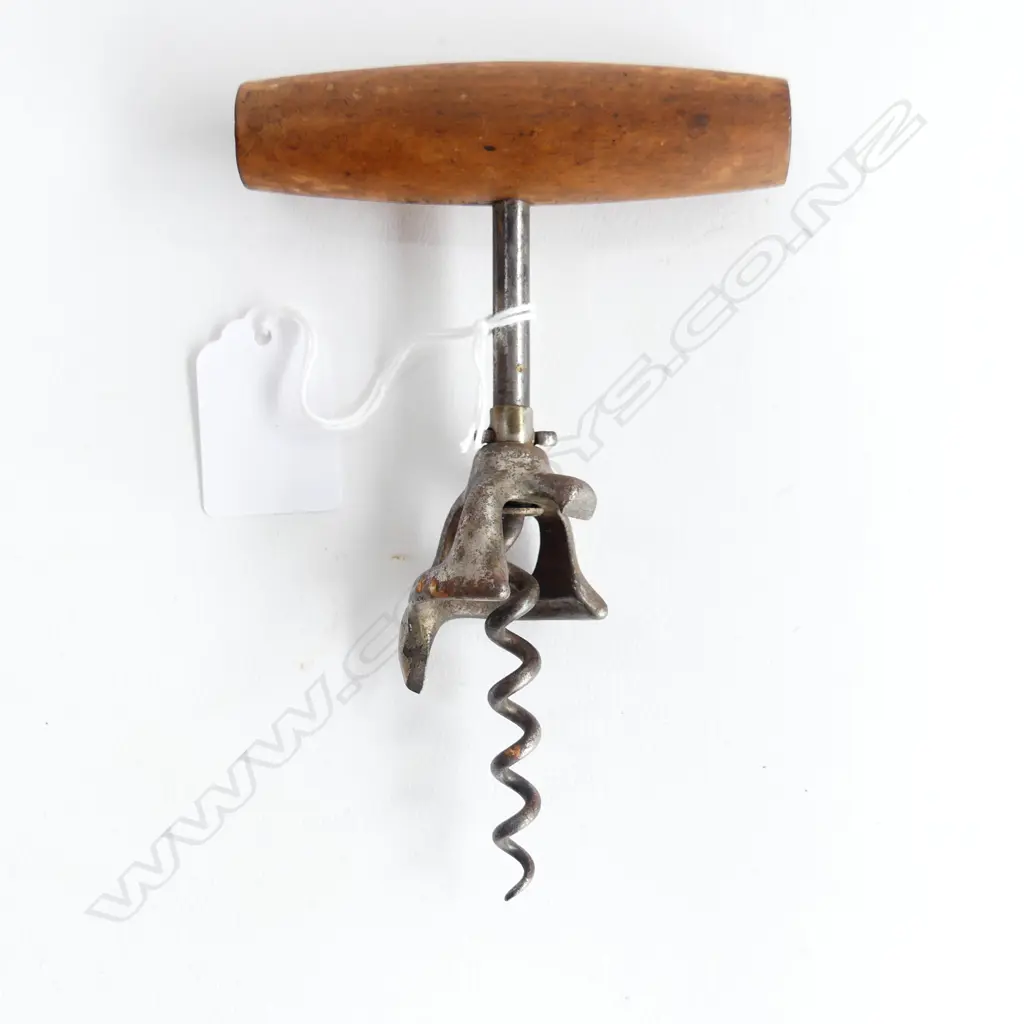 An unusual Walker ‘Self-Puller’ corkscrew, Image 1++