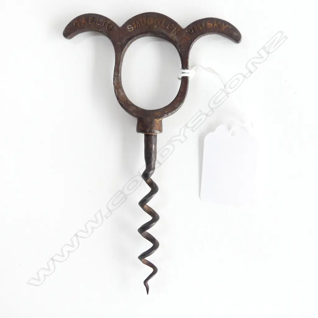 A three-finger pull corkscrew, Image 1++
