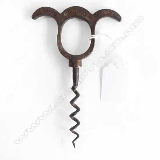 A three-finger pull corkscrew,