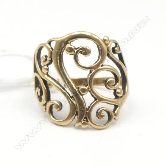 9ct GOLD & OPEN SCROLL RING 2.9gms SIZE N1/2